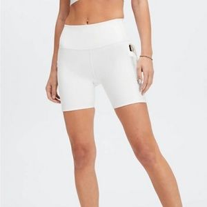 Fabletics On-The-Go High Waisted Powerhold White 6” Bike Shorts Size XL